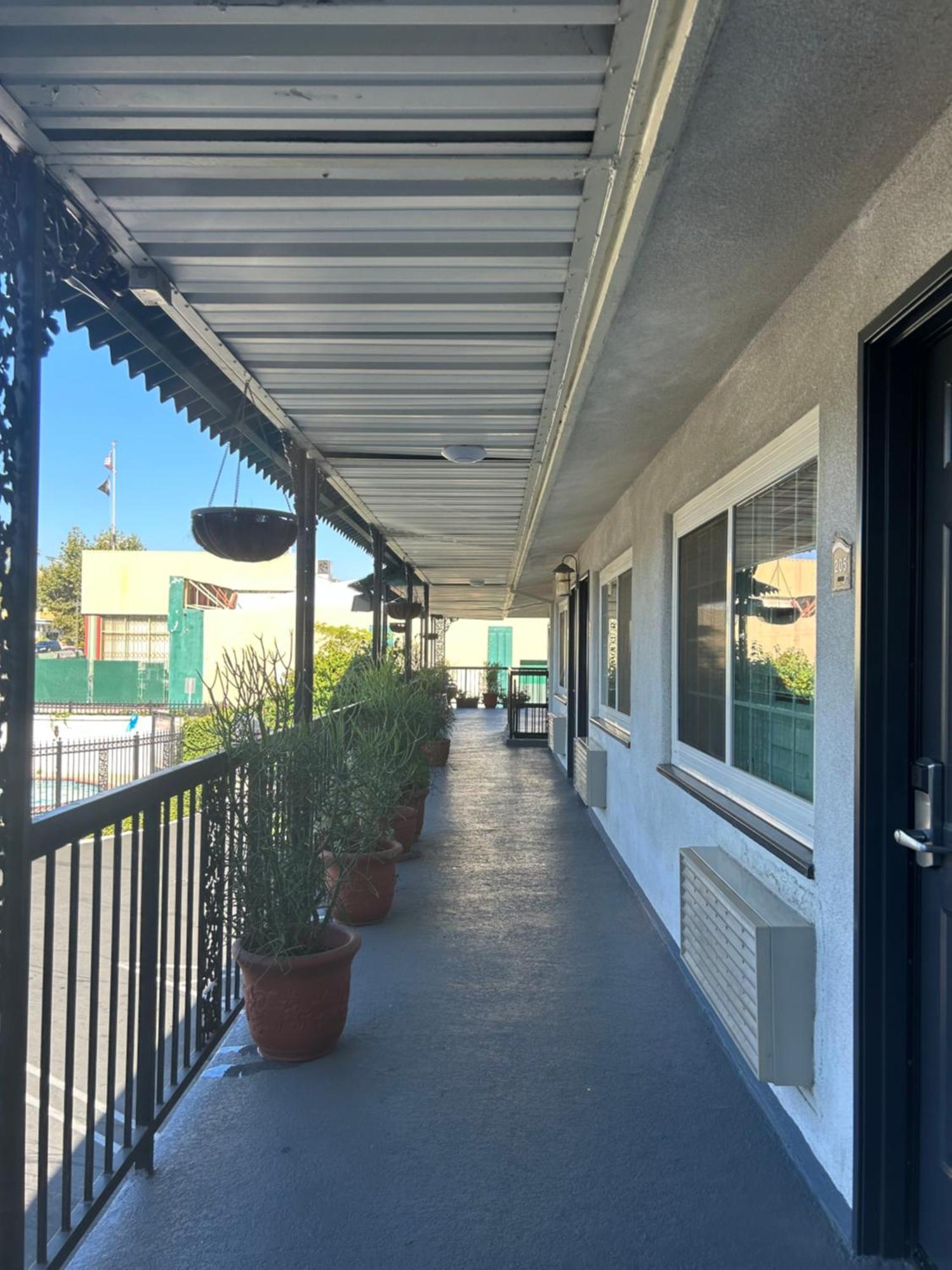 Welcome Inn Los Angeles Exterior photo